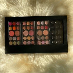 Hudson’s Bay color express makeup palette brand new